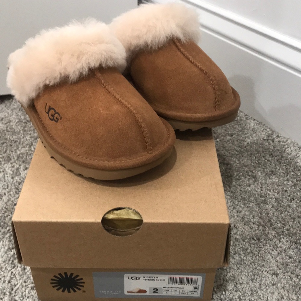 Ugg kids slip on’s